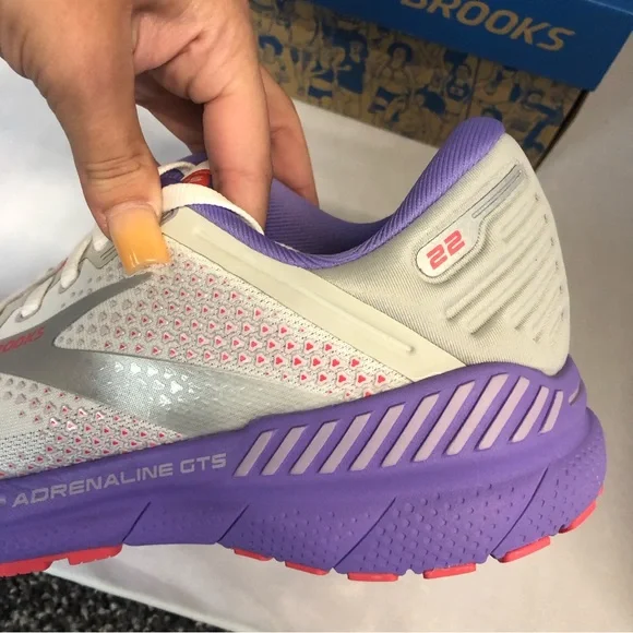 NIB Brooks Adrenaline GTS 22 purple and white tennis shoes multi size - Picture 4 of 9